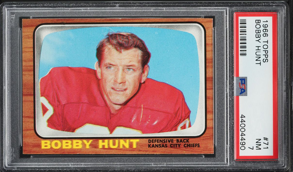 1966 Topps FB Card # 71 Bobby Hunt Kansas City Chiefs PSA 7 NRMT (MGD2)