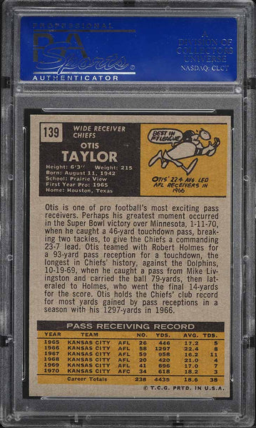 1971 Topps FB Card #139 Otis Taylor Kansas City Chiefs HOF PSA 8 NM-MT (MGD2)